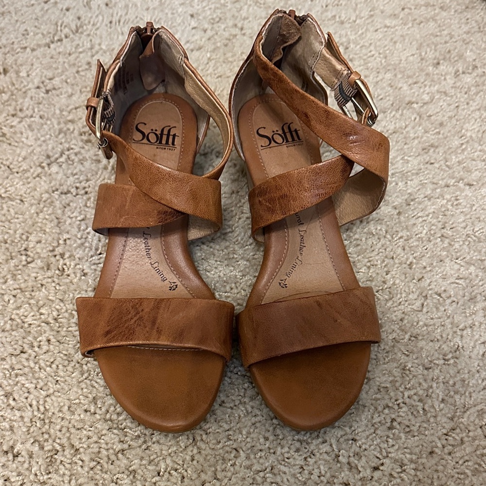 Women's Sofft Tan wedge Sandals